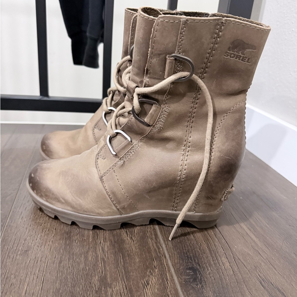 Sorel Women's Brown Lace-Up Boots